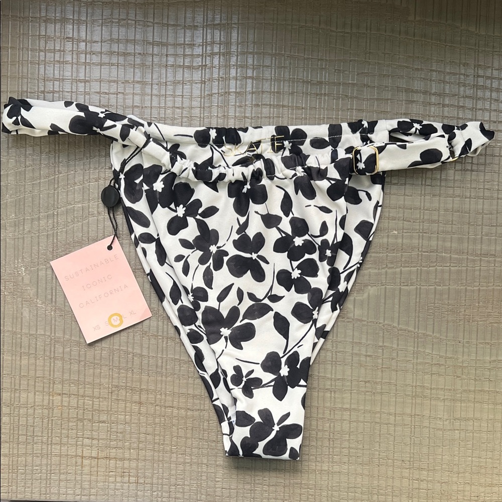✨Skatie x Amber Fillerup Bobbi Bikini Bottom | Medium | NWT ✨
